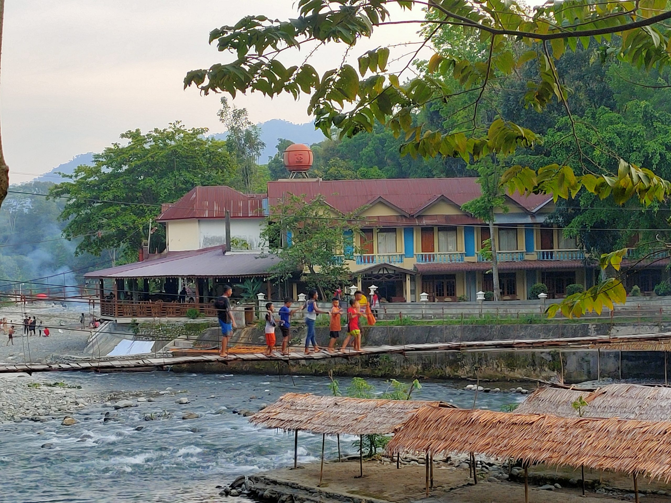  Bukit  Lawang  Sumatra Indonesi  In de Reiskoffer