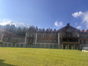 Voormalig kuuroord, Grand hotel